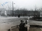 ДО Парк имени Щорса, центральный вход, май 1958.jpg